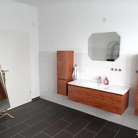 O3 - Gehobene 6-zimmer 180qm Fuer 1-7 Personen 1x Dz 1x Zz 3x Ez Apartament