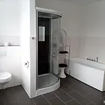Lägenhet O3 - Gehobene 6-zimmer 180qm Fuer 1-7 Personen 1x Dz 1x Zz 3x Ez *